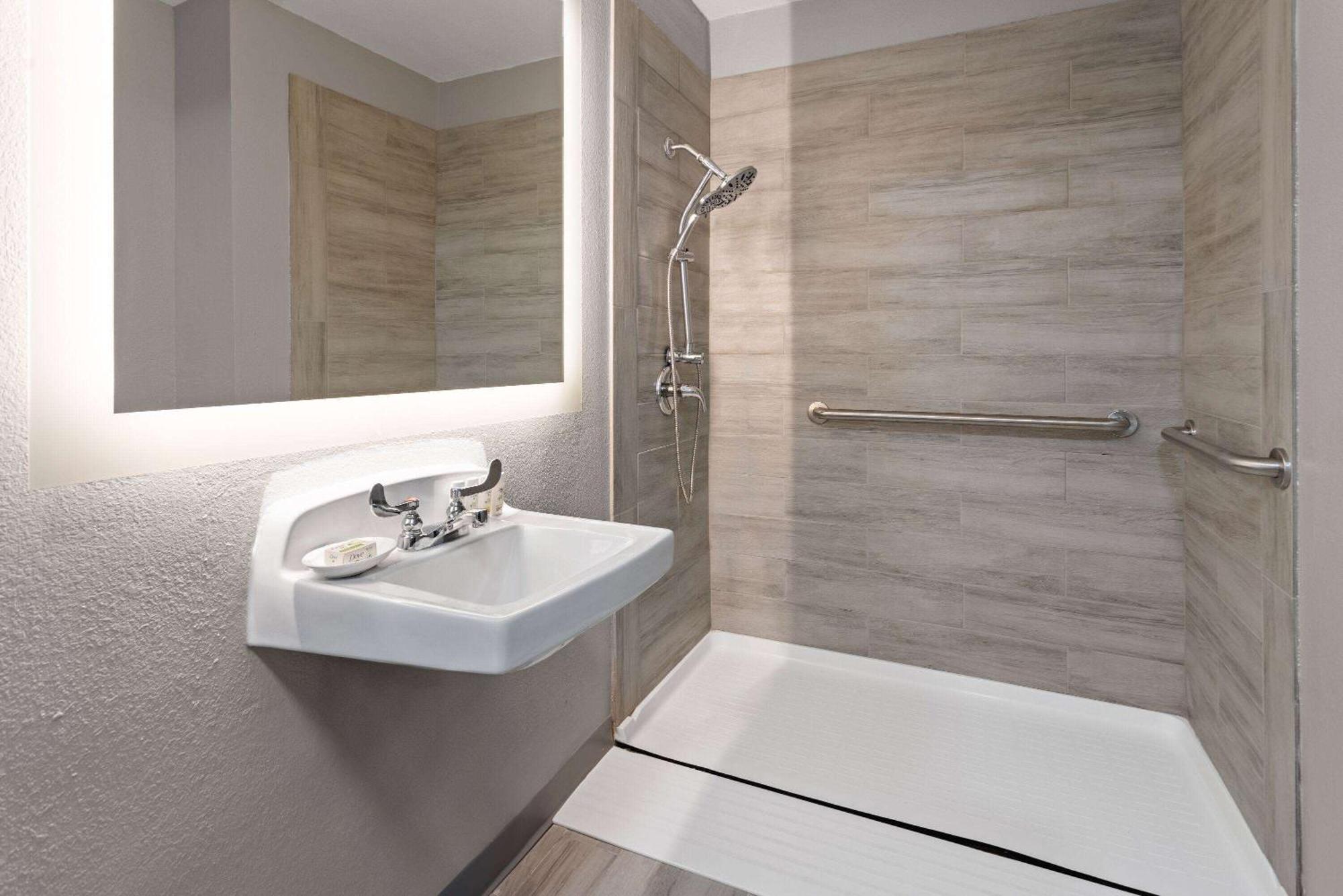 Hawthorn Extended Stay By Wyndham Columbia-Ft Jackson Ngoại thất bức ảnh